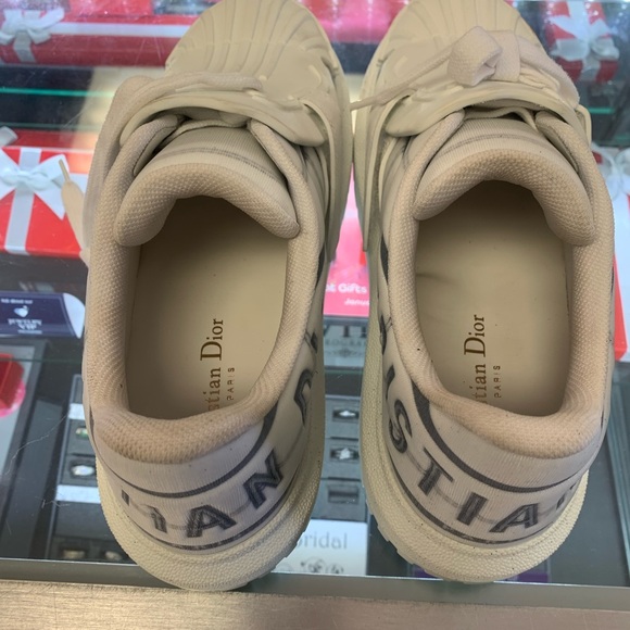 DESIGNER SNEAKERS - Picture 8 of 9